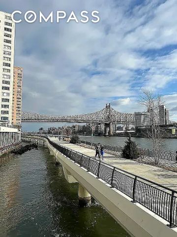 425 E 58th St Apt 8D, New York City, NY 10022