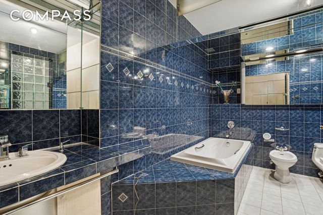 425 E 58th St Apt 8D, New York City, NY 10022