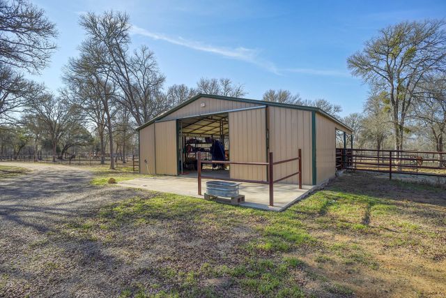 1675 Watterson RD, Red Rock, TX 78662