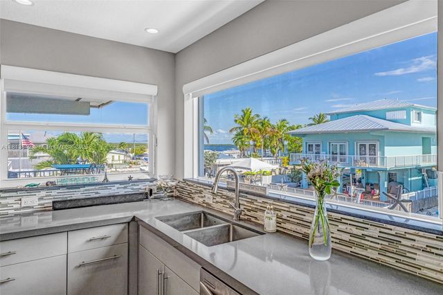 19 Avenue D, Key Largo, FL 33037