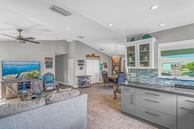 19 Avenue D, Key Largo, FL 33037