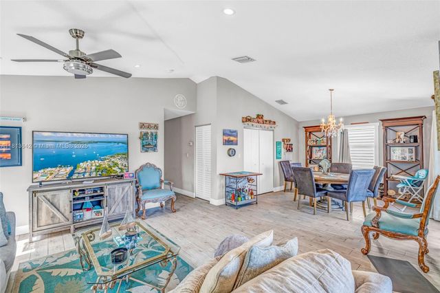 19 Avenue D, Key Largo, FL 33037