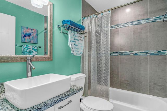 19 Avenue D, Key Largo, FL 33037