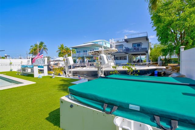 19 Avenue D, Key Largo, FL 33037
