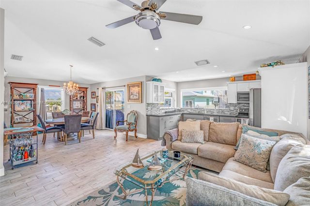 19 Avenue D, Key Largo, FL 33037