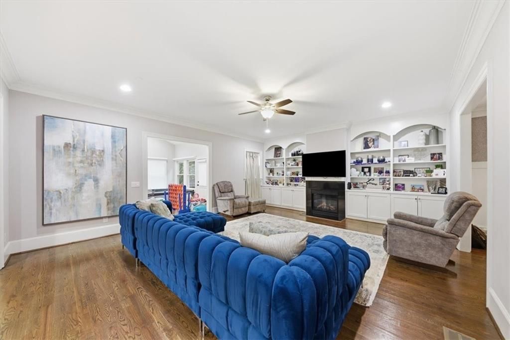 Image 16 of property listing at 1041 Pine Grove Avenue NE, Atlanta, GA 30319