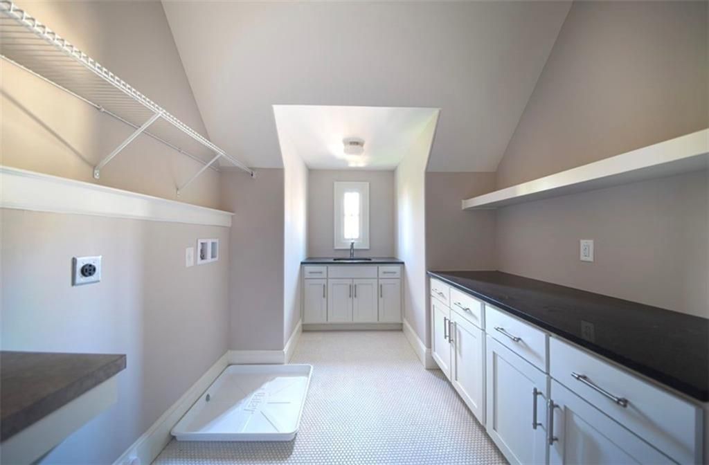 Image 24 of property listing at 1041 Pine Grove Avenue NE, Atlanta, GA 30319