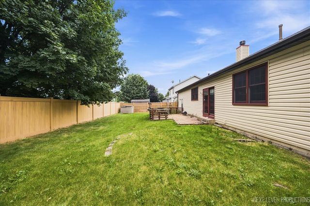 473 Barnaby Drive, Oswego, IL 60543