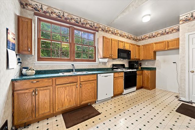 473 Barnaby Drive, Oswego, IL 60543