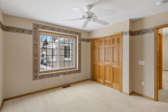 763 Lake Ridge Drive, Woodbury, MN 55129