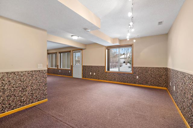 763 Lake Ridge Drive, Woodbury, MN 55129