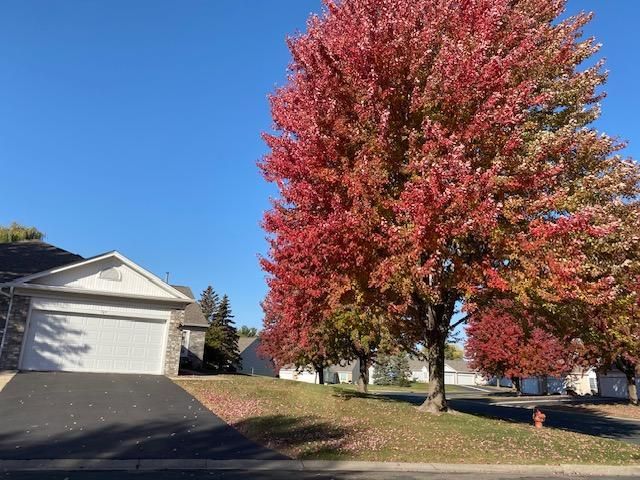 763 Lake Ridge Drive, Woodbury, MN 55129