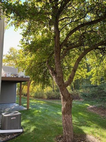 763 Lake Ridge Drive, Woodbury, MN 55129