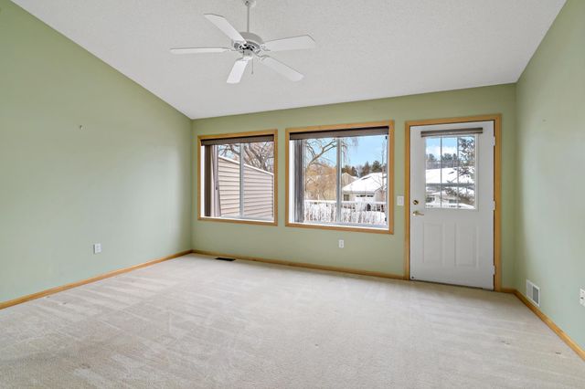 763 Lake Ridge Drive, Woodbury, MN 55129