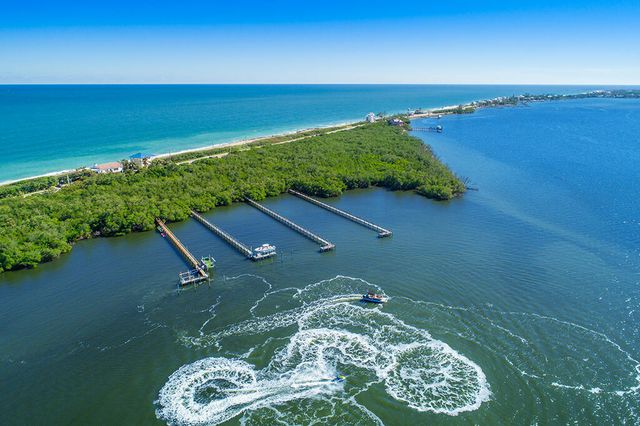 23 NE Macarthur Boulevard, Stuart, FL 34996