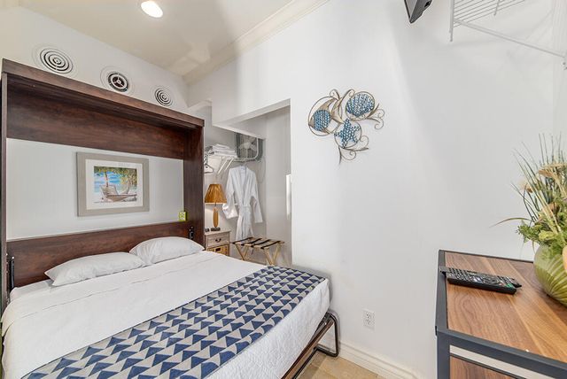 23 NE Macarthur Boulevard, Stuart, FL 34996