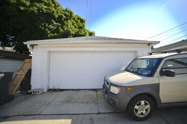 2033 76th STREET, West Allis, WI 53219