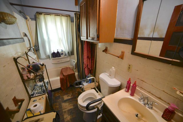 2033 76th STREET, West Allis, WI 53219