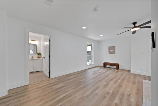 2742 Burlington Boulevard, Dallas, TX 75211