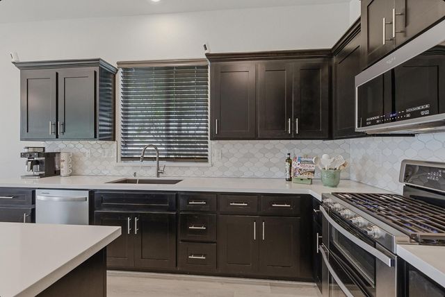 1425 Wadsworth Cir, Roseville, CA 95747