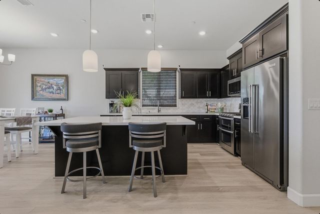 1425 Wadsworth Cir, Roseville, CA 95747