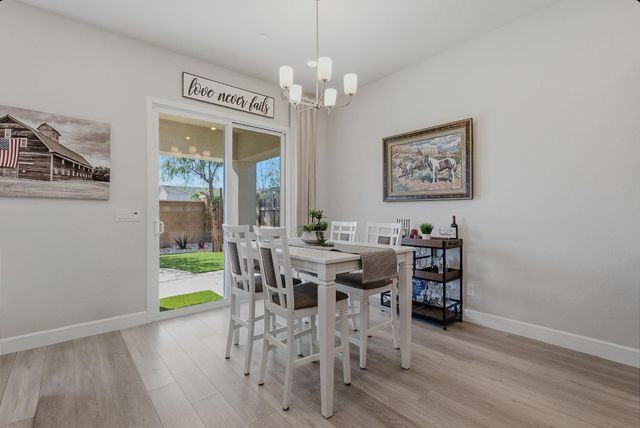 1425 Wadsworth Cir, Roseville, CA 95747