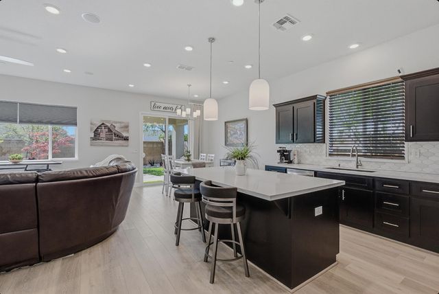 1425 Wadsworth Cir, Roseville, CA 95747