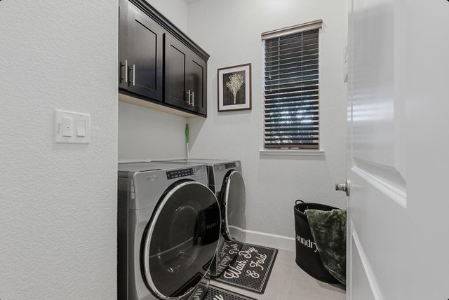 1425 Wadsworth Cir, Roseville, CA 95747