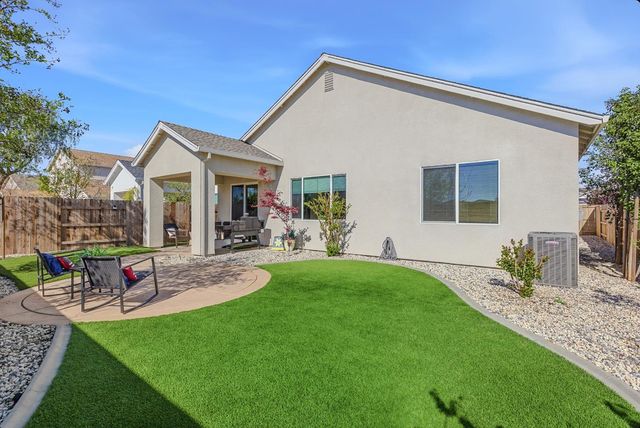 1425 Wadsworth Cir, Roseville, CA 95747