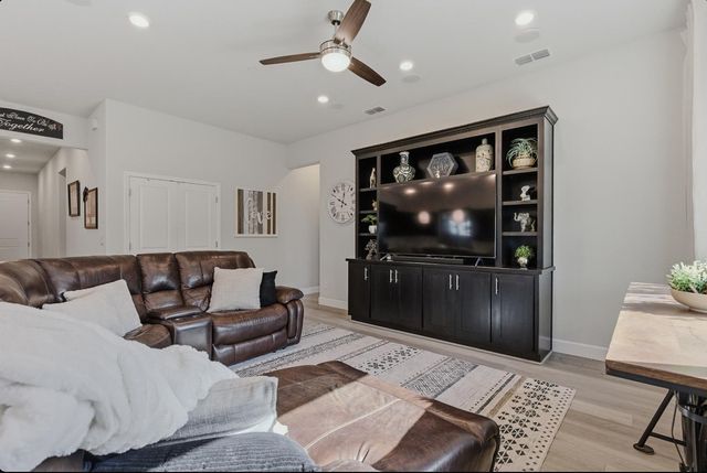 1425 Wadsworth Cir, Roseville, CA 95747