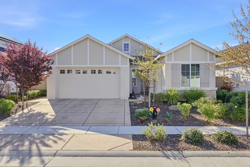 1425 Wadsworth Cir, Roseville, CA 95747