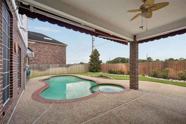 1686 Kelliwood Oaks Drive, Katy, TX 77450