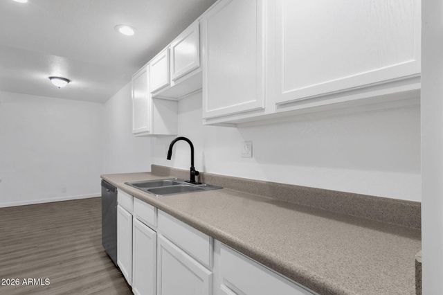 424 W BROWN Road 202, Mesa, AZ 85201