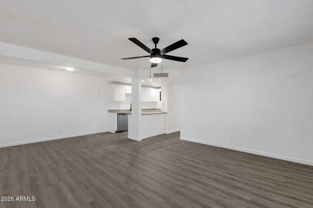 424 W BROWN Road 202, Mesa, AZ 85201