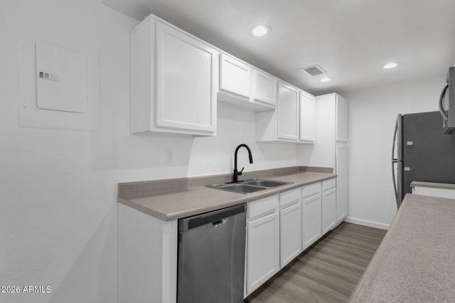 424 W BROWN Road 202, Mesa, AZ 85201