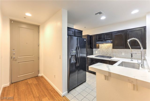 43 East Agate Avenue 201, Las Vegas, NV 89123