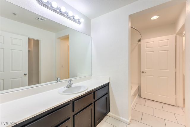 43 East Agate Avenue 201, Las Vegas, NV 89123