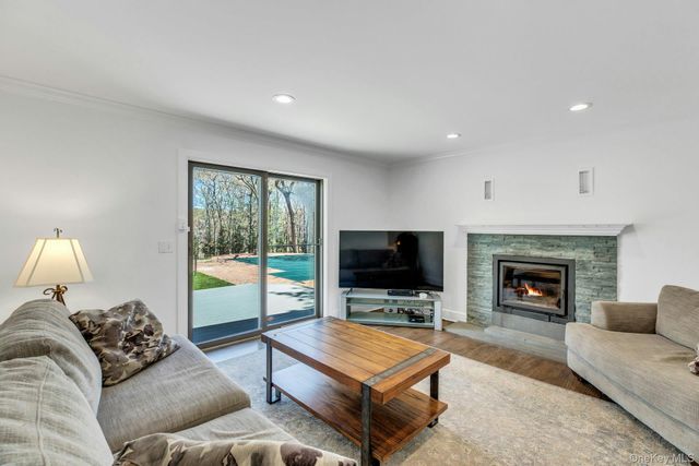3 Quail Run, Hampton Bays, NY 11946