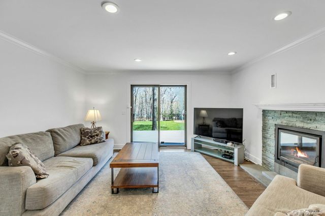 3 Quail Run, Hampton Bays, NY 11946