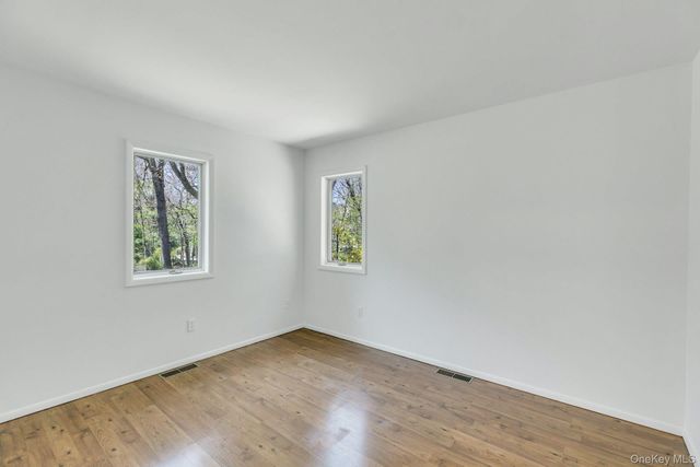 3 Quail Run, Hampton Bays, NY 11946