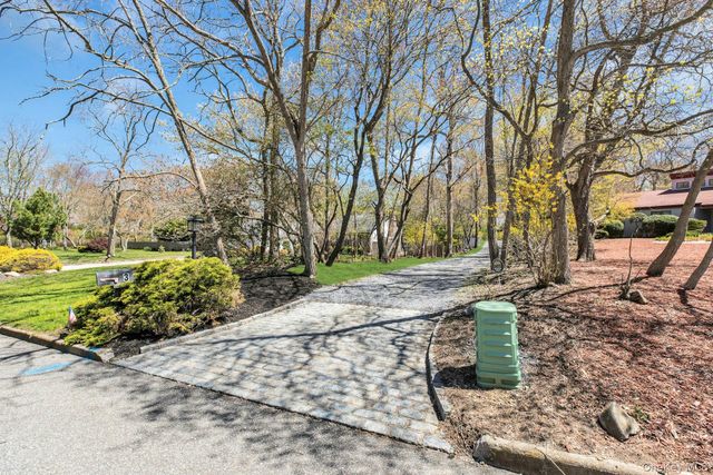 3 Quail Run, Hampton Bays, NY 11946