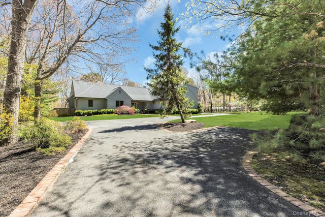 3 Quail Run, Hampton Bays, NY 11946