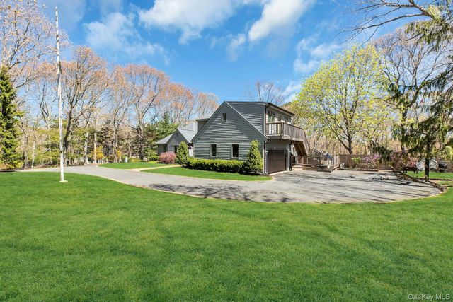 3 Quail Run, Hampton Bays, NY 11946