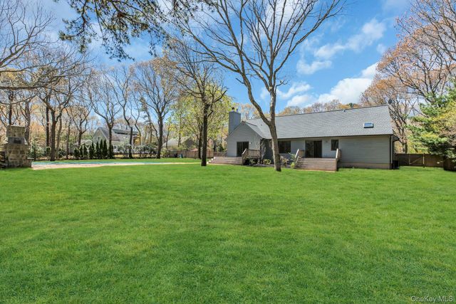 3 Quail Run, Hampton Bays, NY 11946
