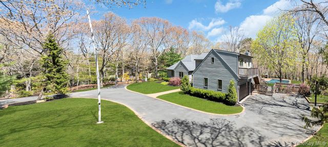 3 Quail Run, Hampton Bays, NY 11946