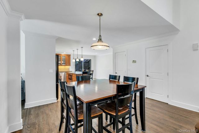 3 Quail Run, Hampton Bays, NY 11946