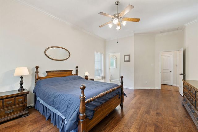 236 Pony Express DR, Smithville, TX 78957