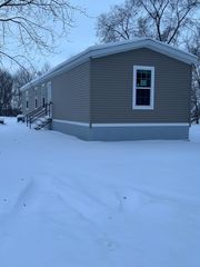 76 Rose Park, Melrose, MN 56352