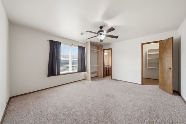 2304 N Dogwood Street, Owasso, OK 74055