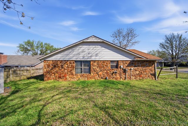 2304 N Dogwood Street, Owasso, OK 74055